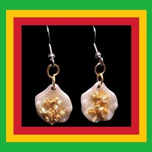 GOLD IN A HALF SHELL  🇪🇹My Seasonal sale is :"Buy 1 Get 1 Free"🇪🇹